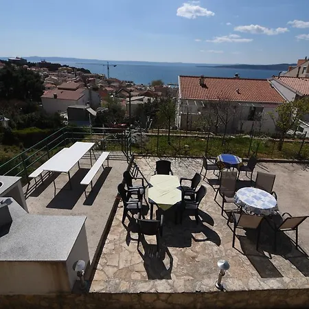 Apartament Coric *